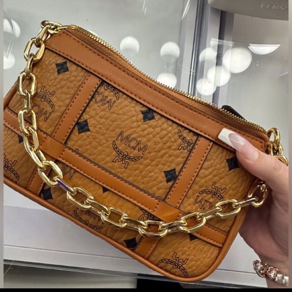 SALE rare mcm aren gold chain crossbody purse - Picture 4 of 9